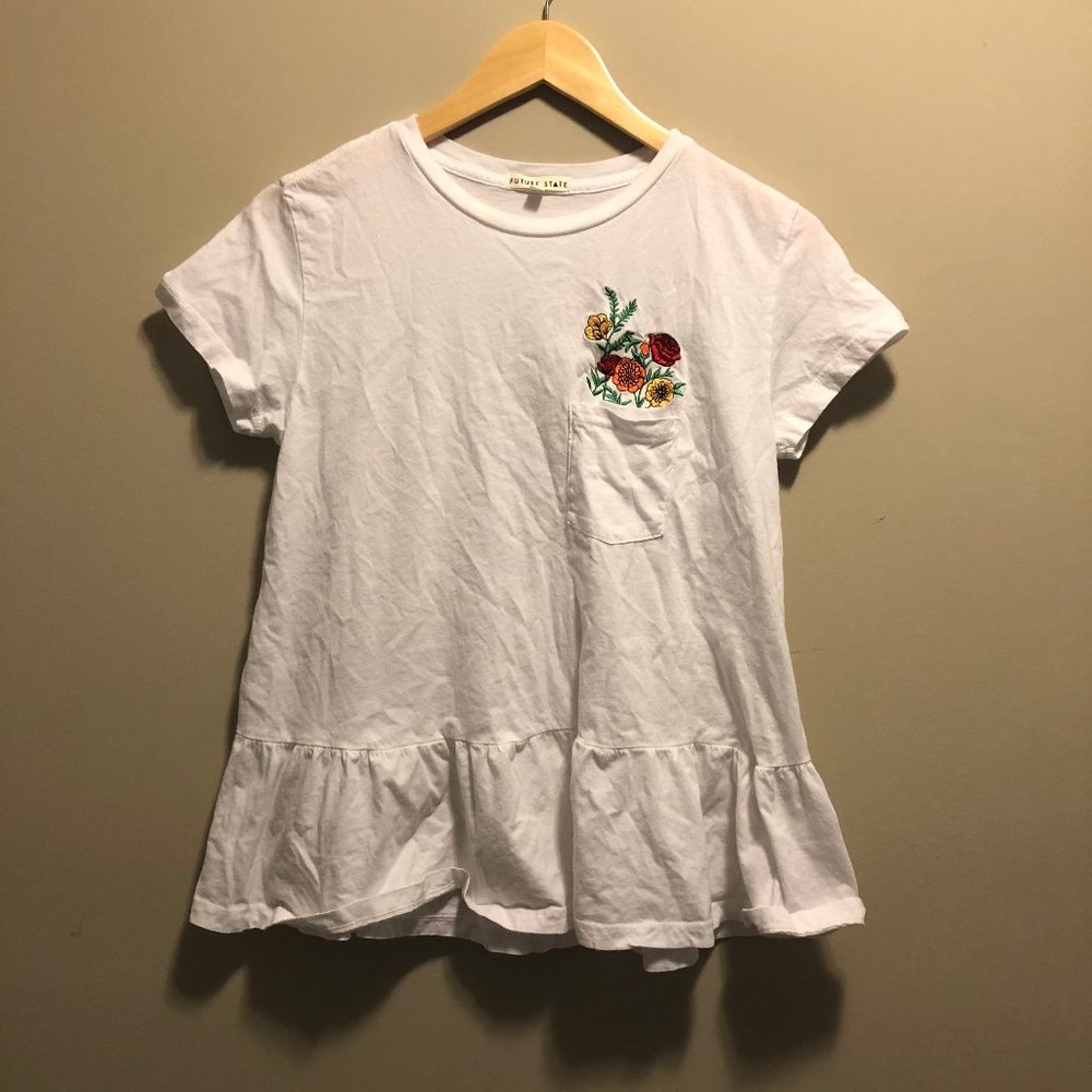 ✨ UO Future State Embroidered Floral Pocket Tee